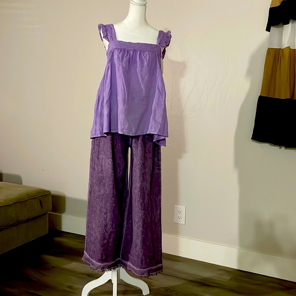 Linen loose trousers. Made in Italy. Go with the blouse. Ton sur ton. Boho-chic